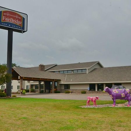 Fairbridge Inn & Suites Thorp Ngoại thất bức ảnh