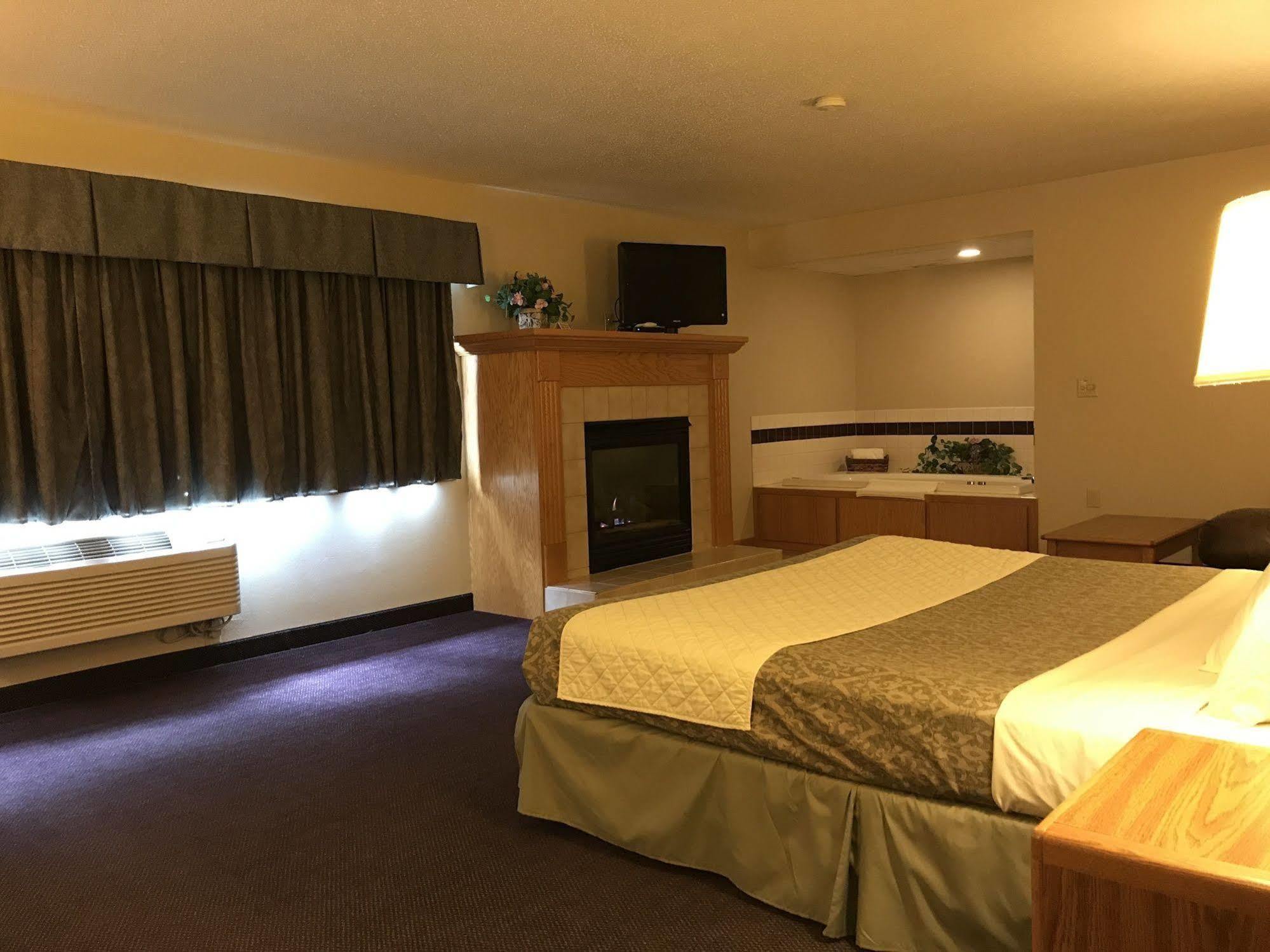 Fairbridge Inn & Suites Thorp Ngoại thất bức ảnh